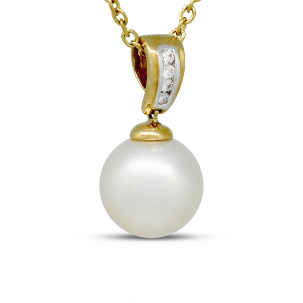 18ct Yellow Gold Pearl and Diamond Pendant